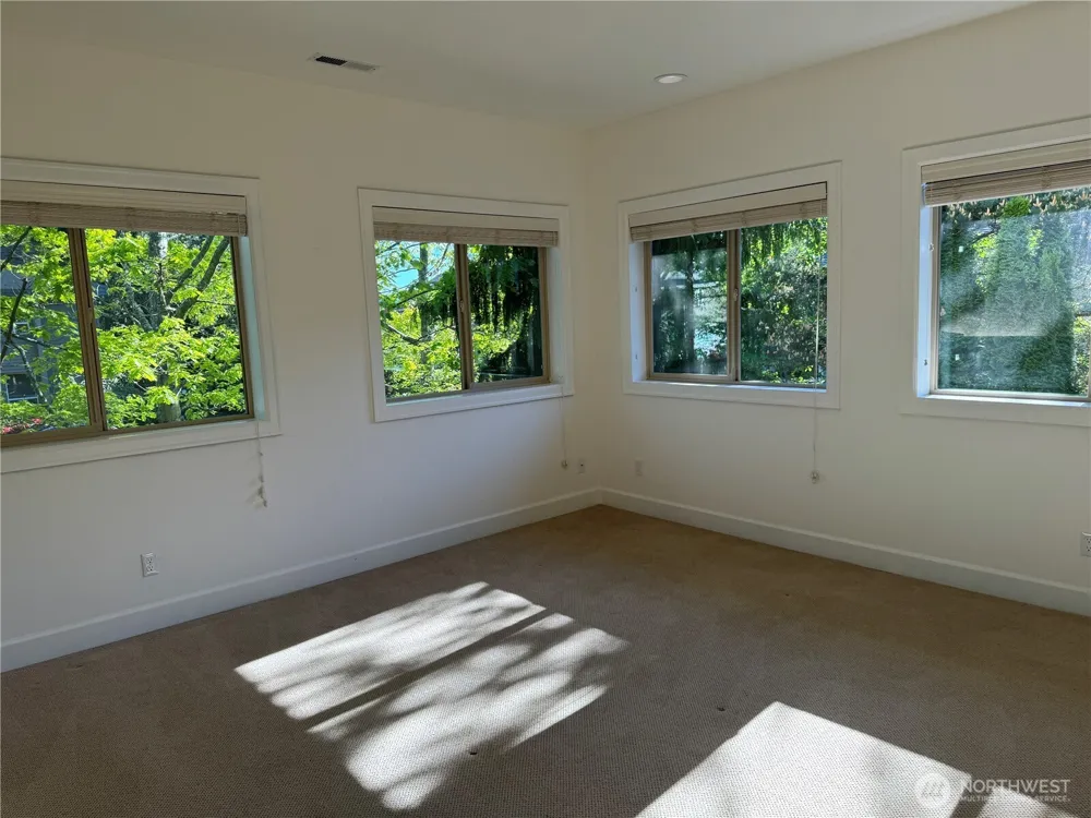 360 Knechtel Way NE #207 Bainbridge Island, WA 98110