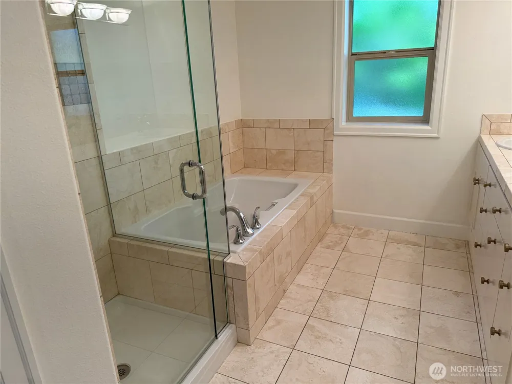 360 Knechtel Way NE #207 Bainbridge Island, WA 98110