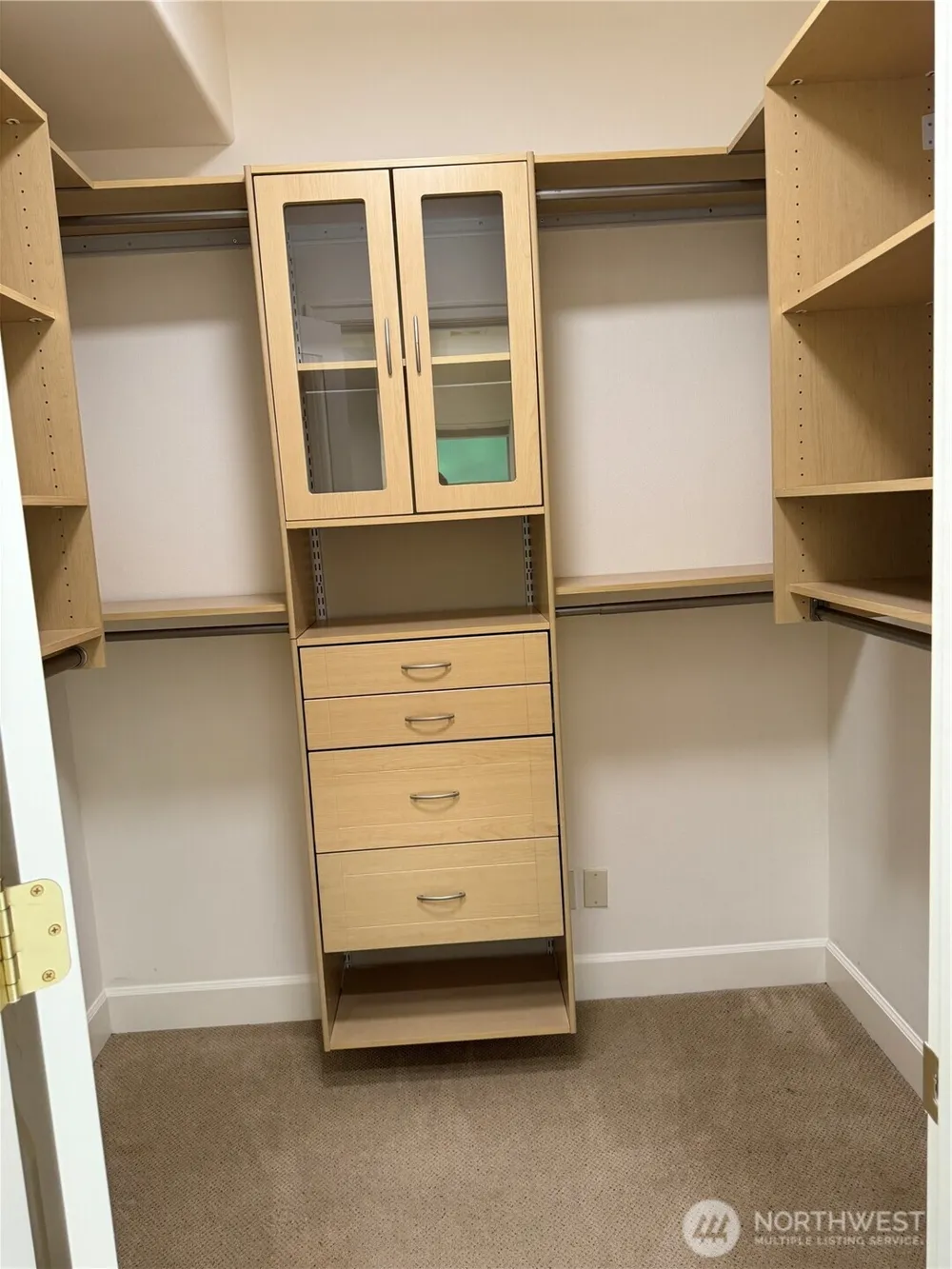 360 Knechtel Way NE #207 Bainbridge Island, WA 98110
