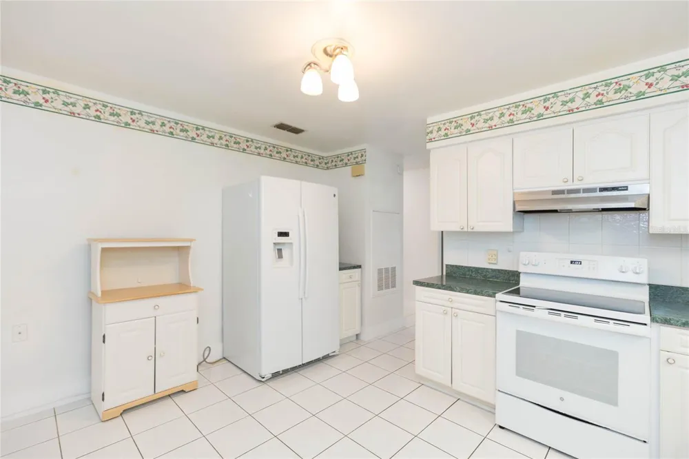 6611 CLARK AVENUE Tampa, FL 33614
