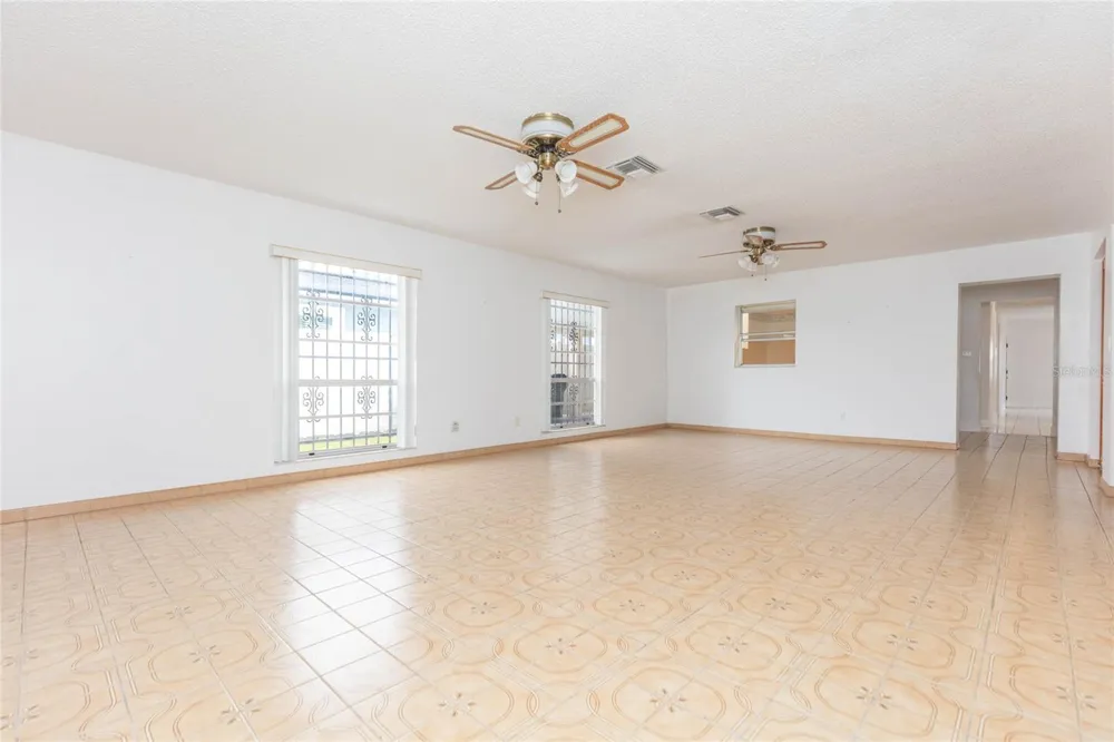 6611 CLARK AVENUE Tampa, FL 33614