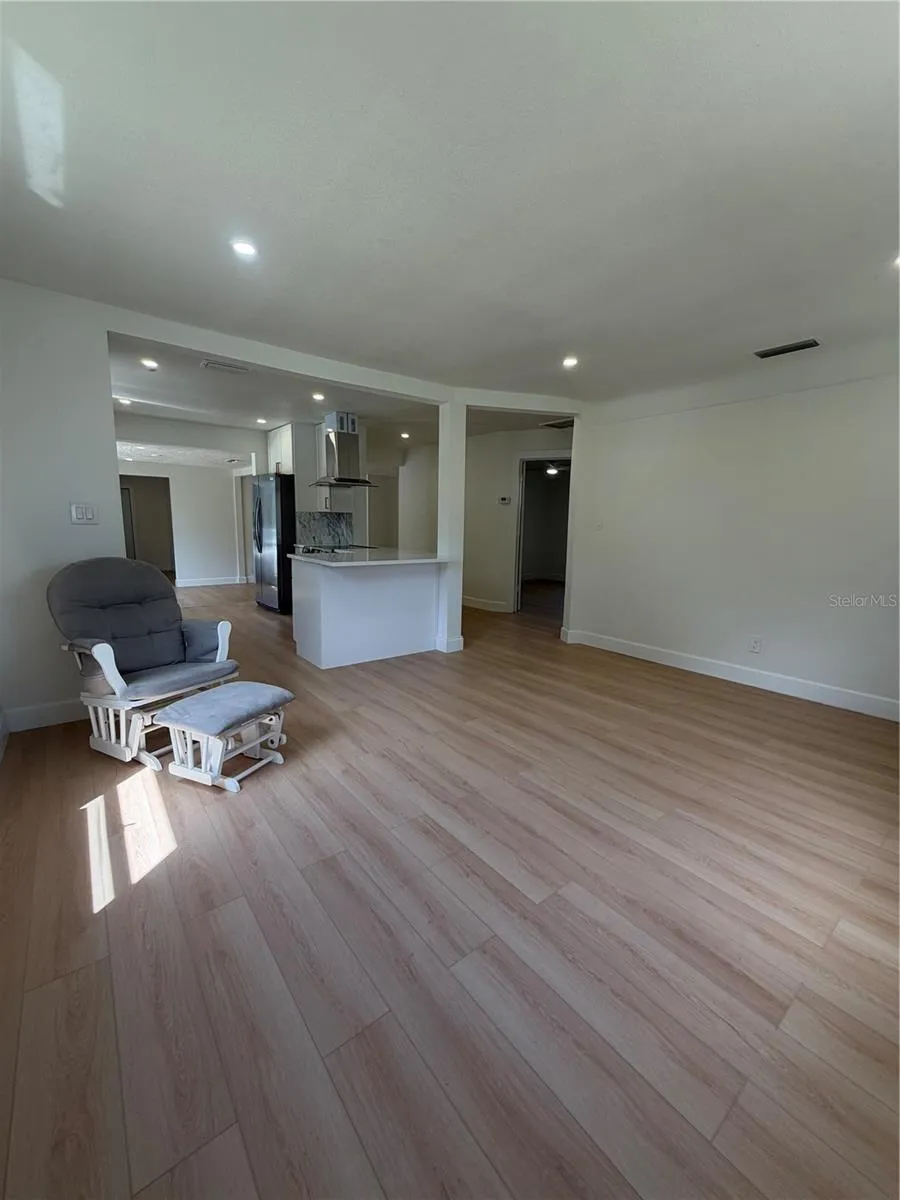4649 18TH AVENUE St Petersburg, FL 33713