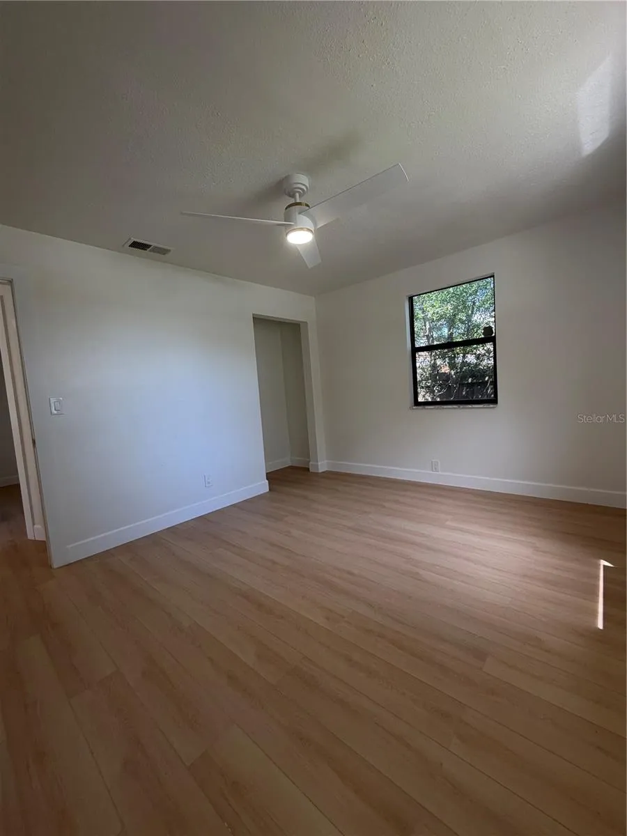 4649 18TH AVENUE St Petersburg, FL 33713