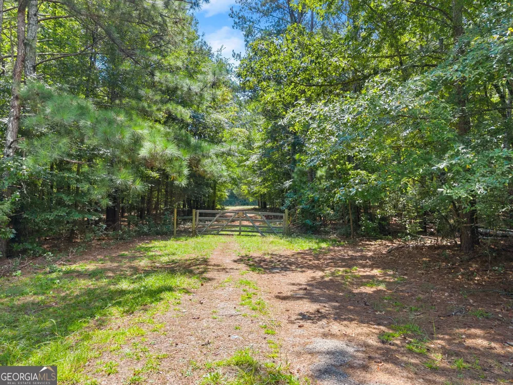 1097 Doster RD Jefferson, GA 30549