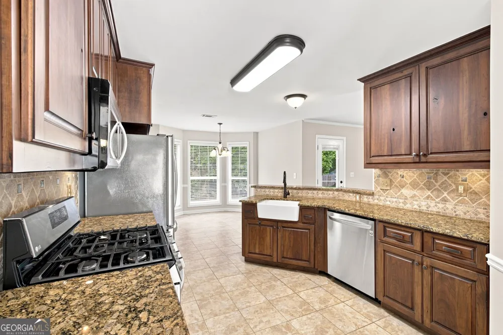 3845 Brushy Wood CT Loganville, GA 30052