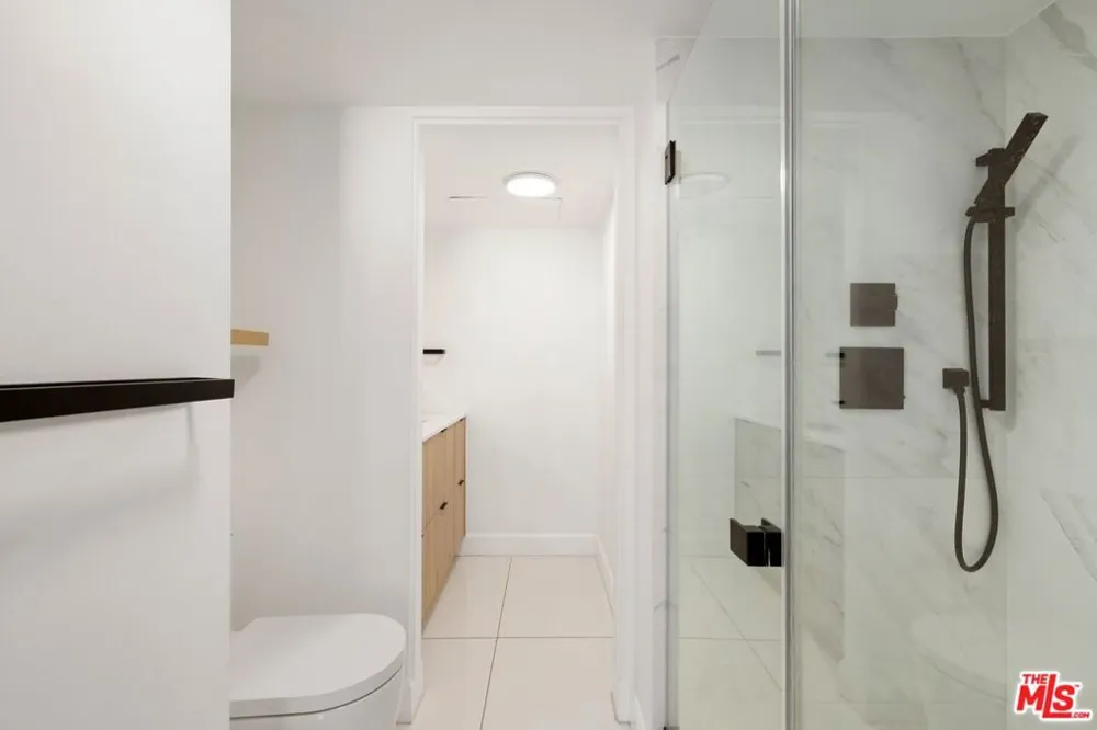 1100 Alta Loma Road #1002 West Hollywood, CA 90069