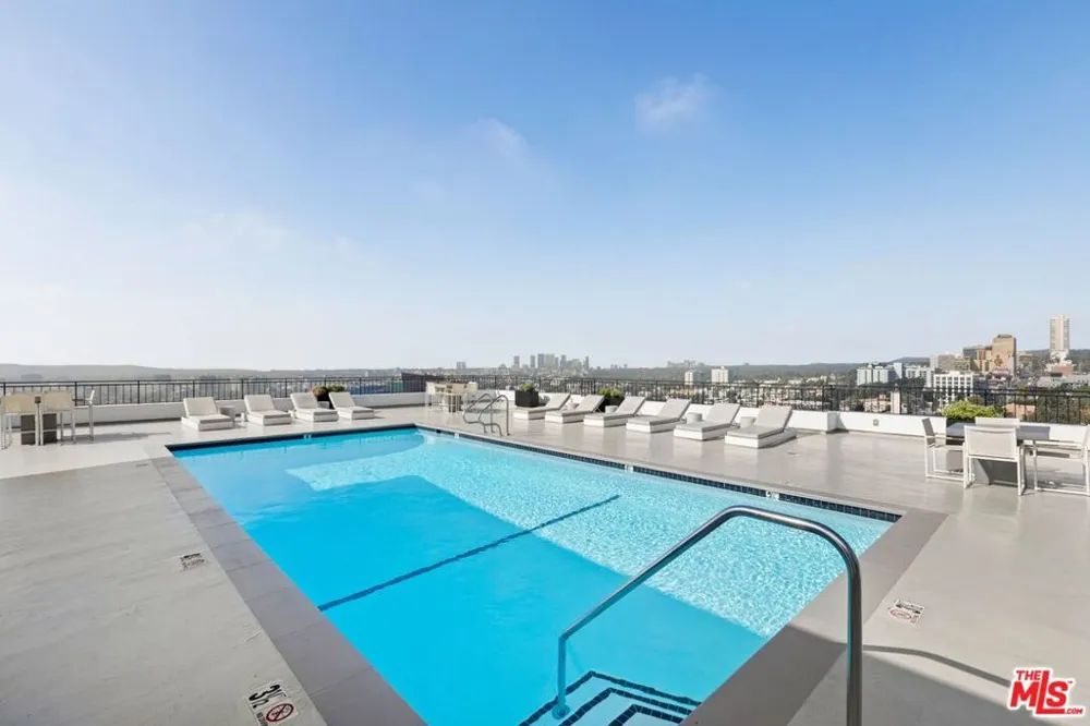 1100 Alta Loma Road #1002 West Hollywood, CA 90069