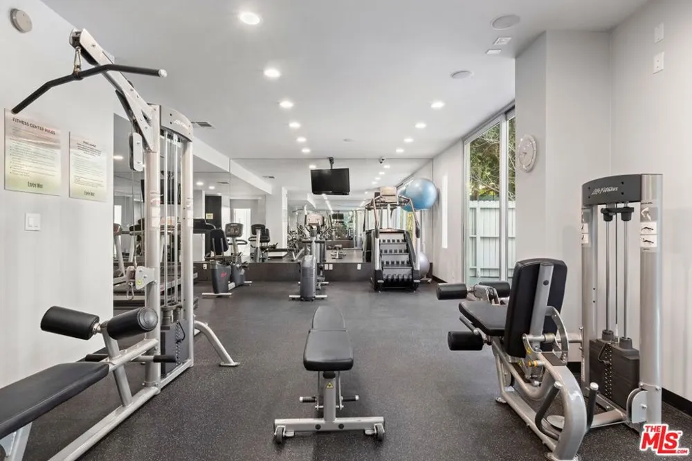 1100 Alta Loma Road #1002 West Hollywood, CA 90069