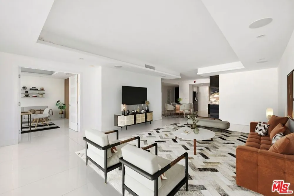 1100 Alta Loma Road #1002 West Hollywood, CA 90069
