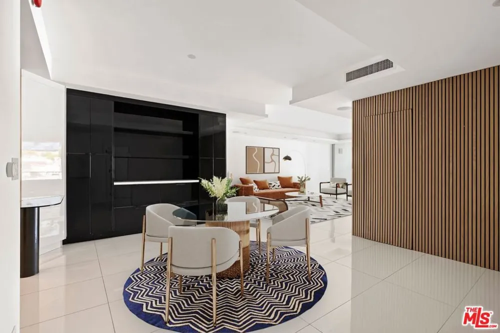 1100 Alta Loma Road #1002 West Hollywood, CA 90069