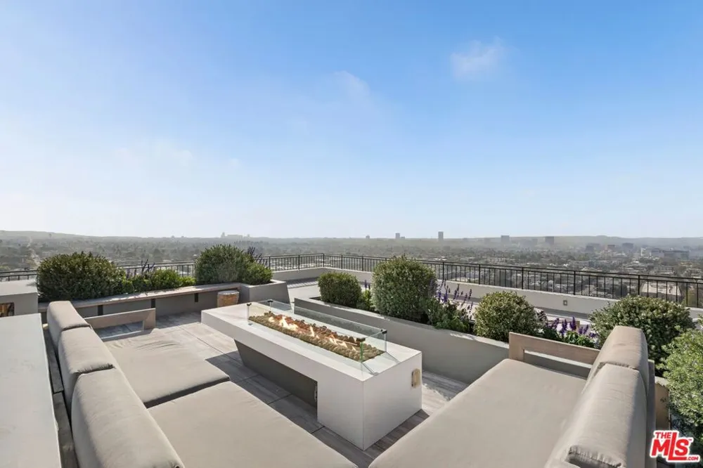 1100 Alta Loma Road #1002 West Hollywood, CA 90069