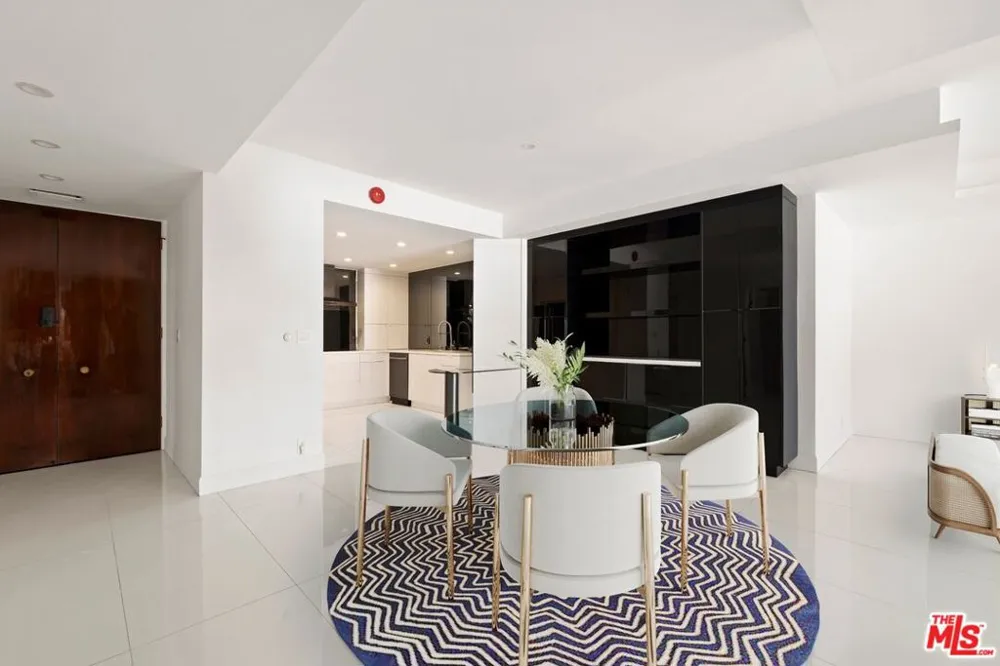 1100 Alta Loma Road #1002 West Hollywood, CA 90069