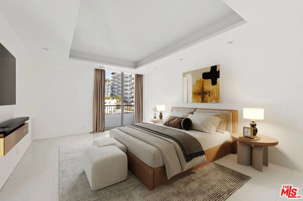 1100 Alta Loma Road #1002 West Hollywood, CA 90069