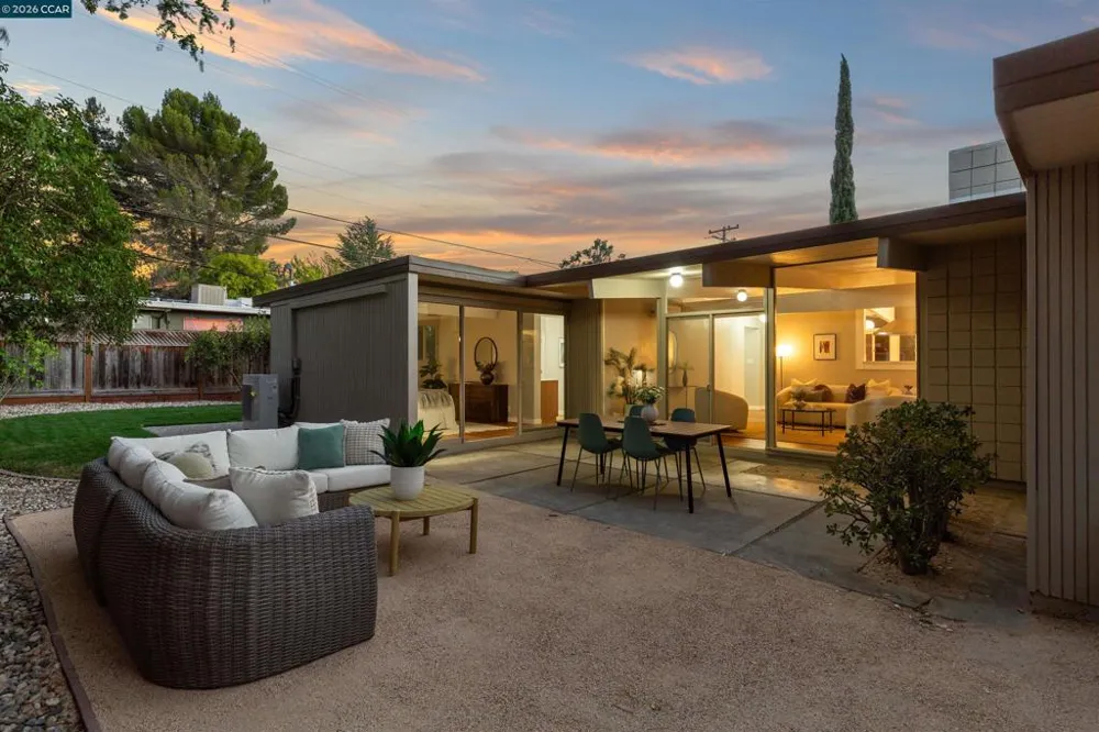 247 Los Cerros Ave Walnut Creek, CA 94598