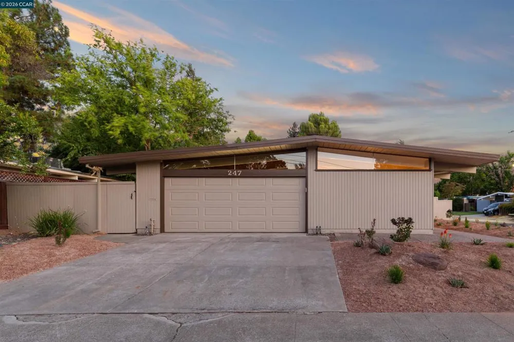 247 Los Cerros Ave Walnut Creek, CA 94598