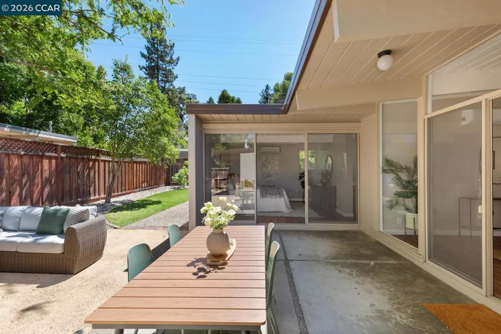 247 Los Cerros Ave Walnut Creek, CA 94598