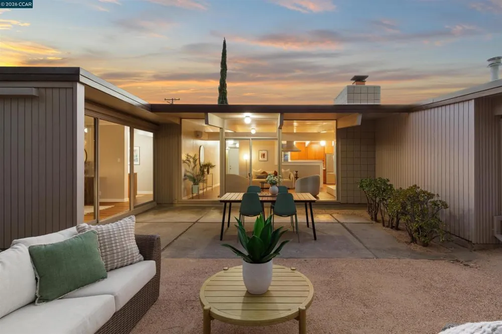 247 Los Cerros Ave Walnut Creek, CA 94598