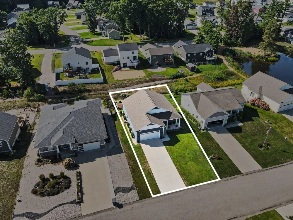 2581 Eagle Ridge Muskegon, MI 49444