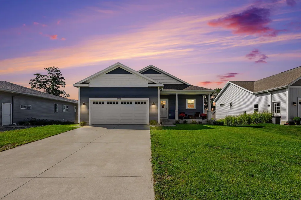 2581 Eagle Ridge Muskegon, MI 49444