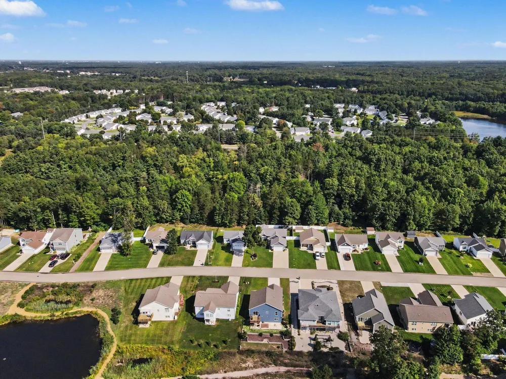 2581 Eagle Ridge Muskegon, MI 49444