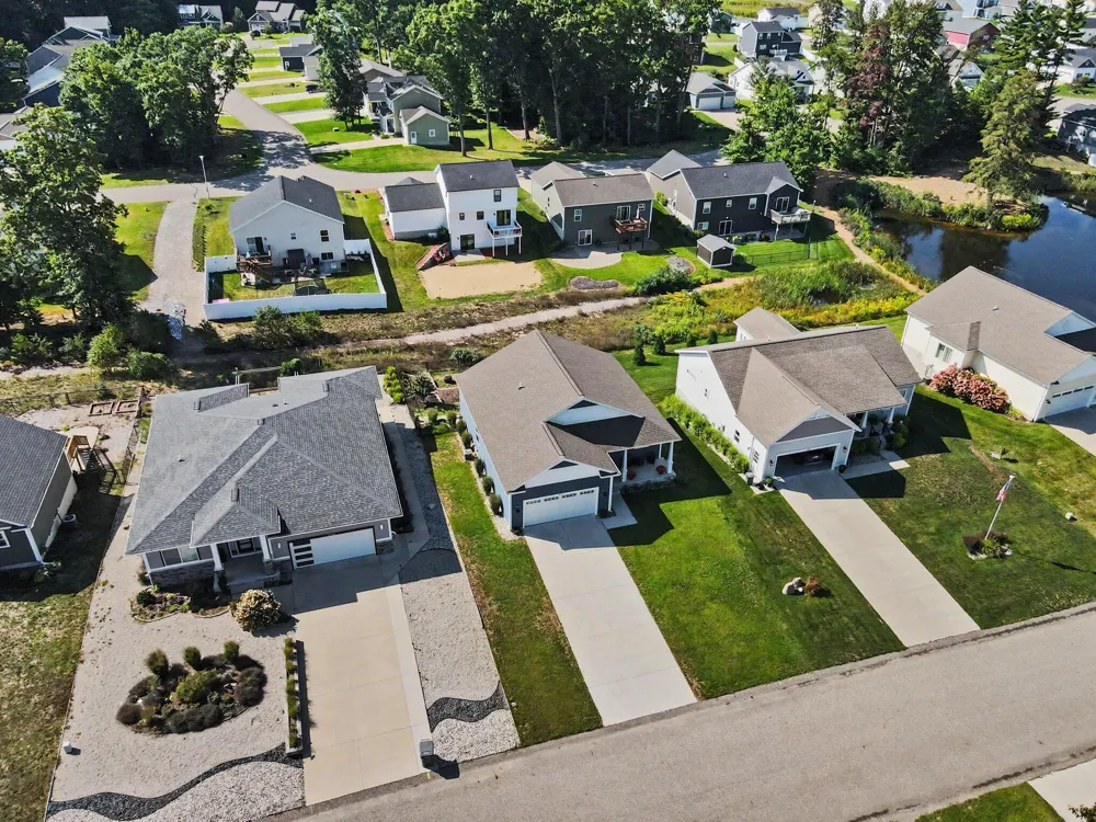 2581 Eagle Ridge Muskegon, MI 49444