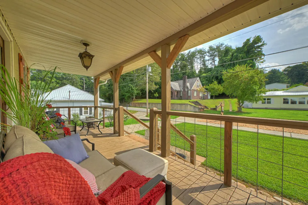 285 E Tennessee Avenue McCaysville, GA 30555