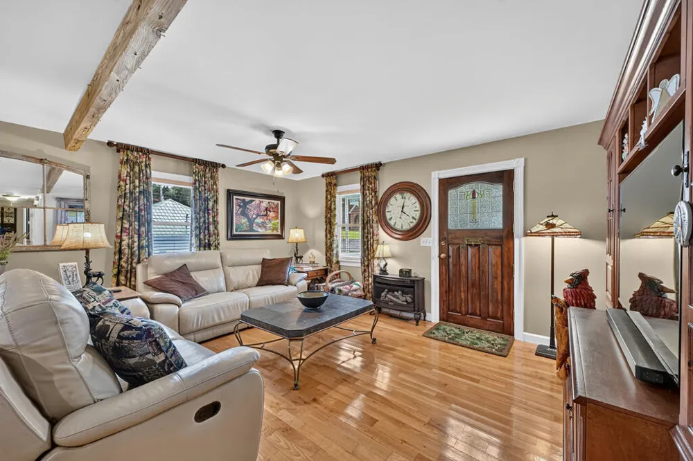 285 E Tennessee Avenue McCaysville, GA 30555