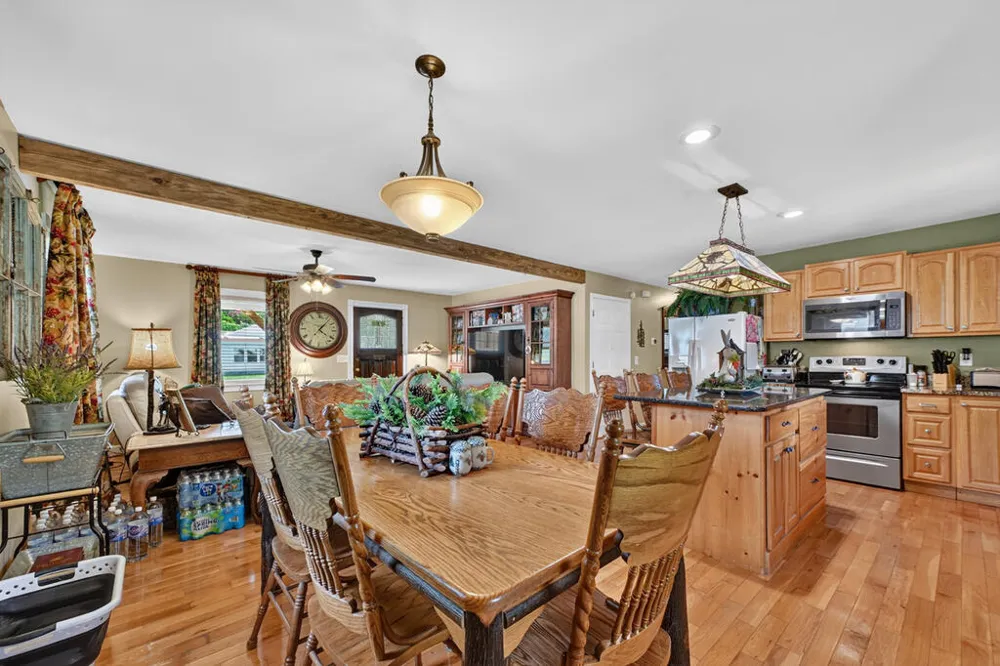 285 E Tennessee Avenue McCaysville, GA 30555