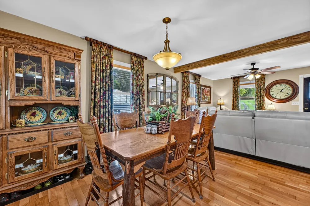 285 E Tennessee Avenue McCaysville, GA 30555