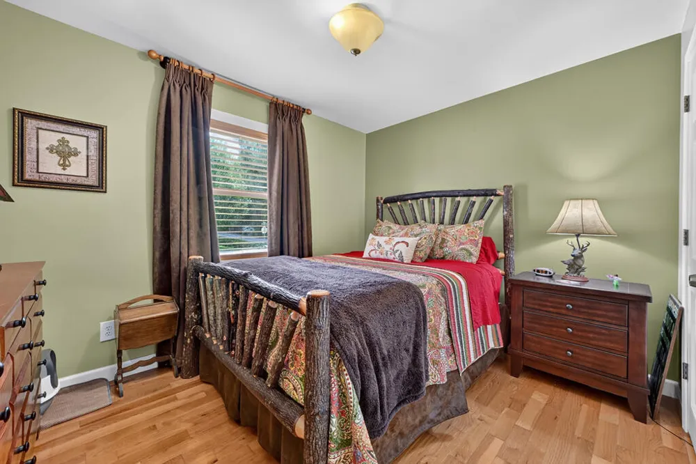 285 E Tennessee Avenue McCaysville, GA 30555