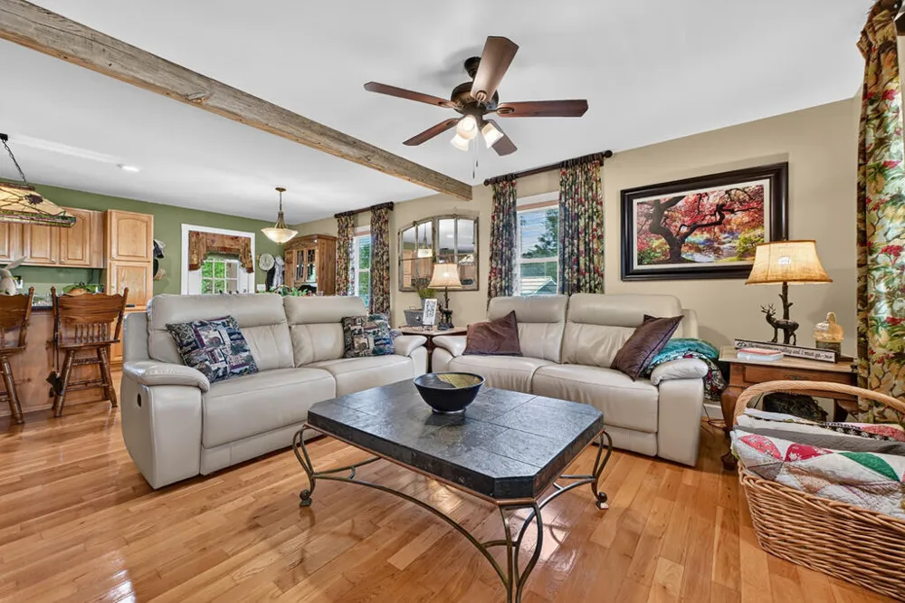 285 E Tennessee Avenue McCaysville, GA 30555