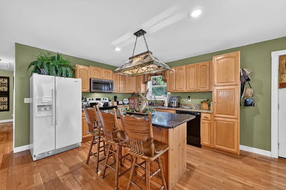 285 E Tennessee Avenue McCaysville, GA 30555