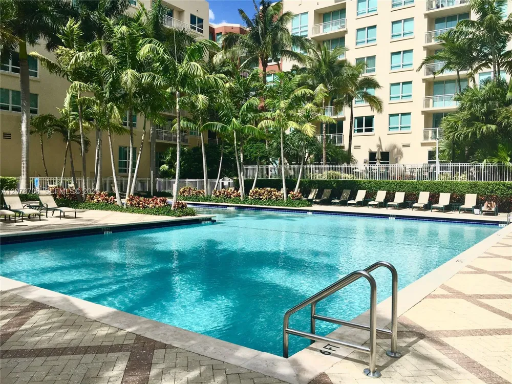 2001 Biscayne Blvd #2604 Miami, FL 33137
