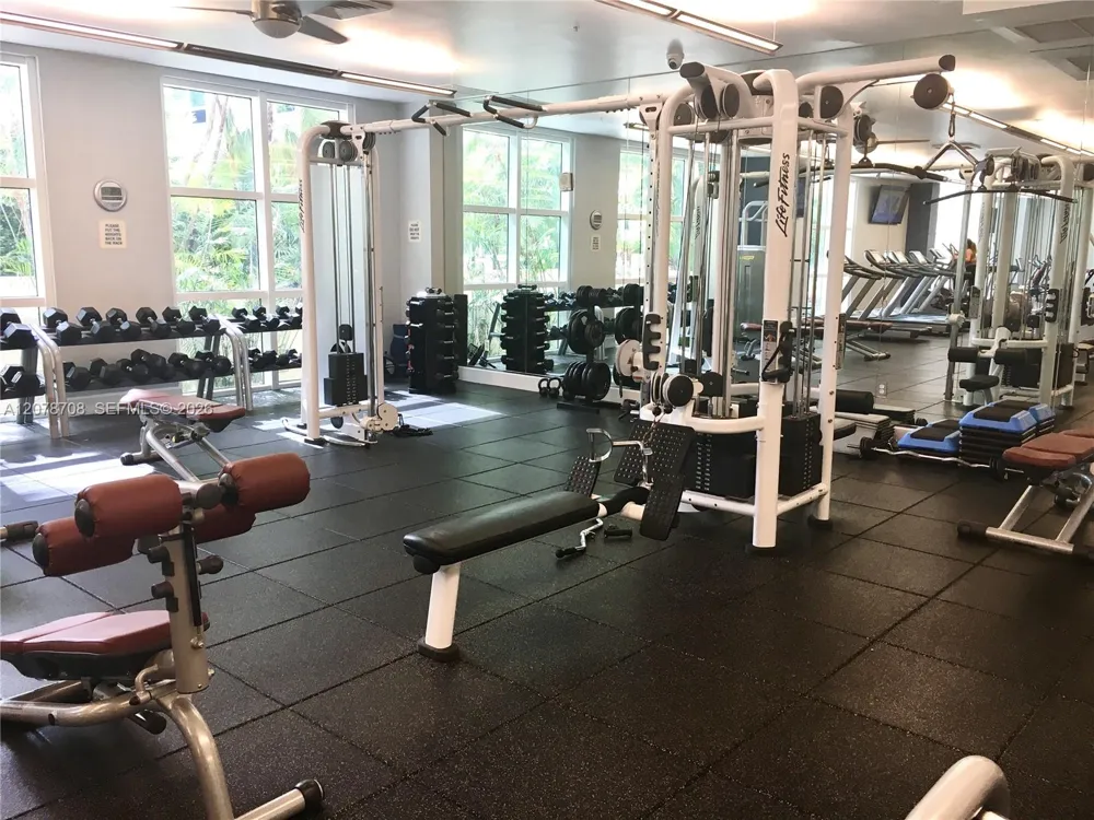 2001 Biscayne Blvd #2604 Miami, FL 33137