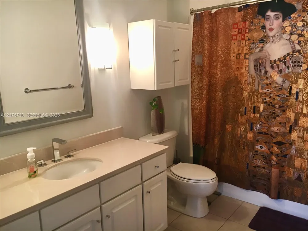 2001 Biscayne Blvd #2604 Miami, FL 33137