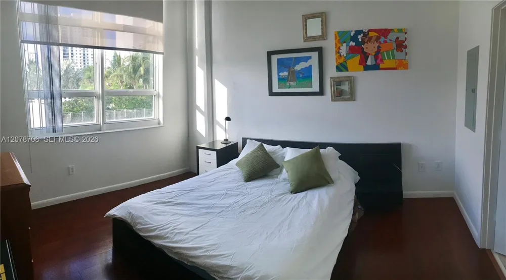 2001 Biscayne Blvd #2604 Miami, FL 33137