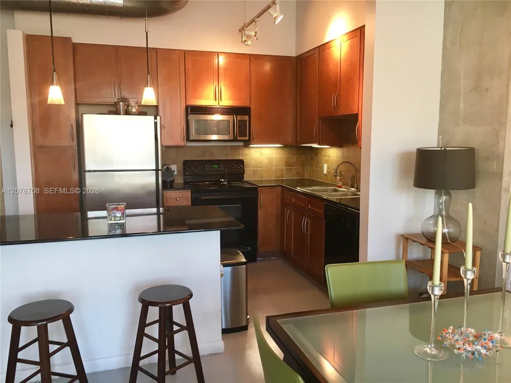 2001 Biscayne Blvd #2604 Miami, FL 33137
