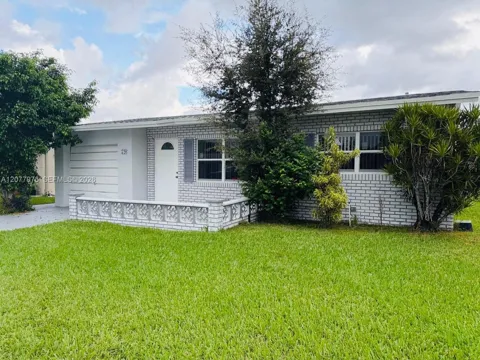 720 NW 74th Way