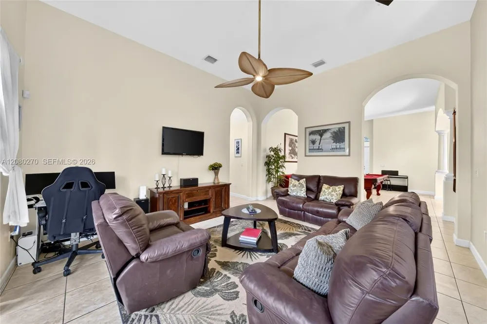 7548 SW 189th St Cutler Bay, FL 33157