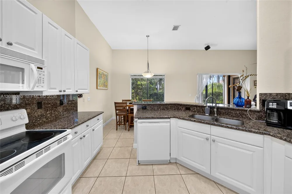 7548 SW 189th St Cutler Bay, FL 33157
