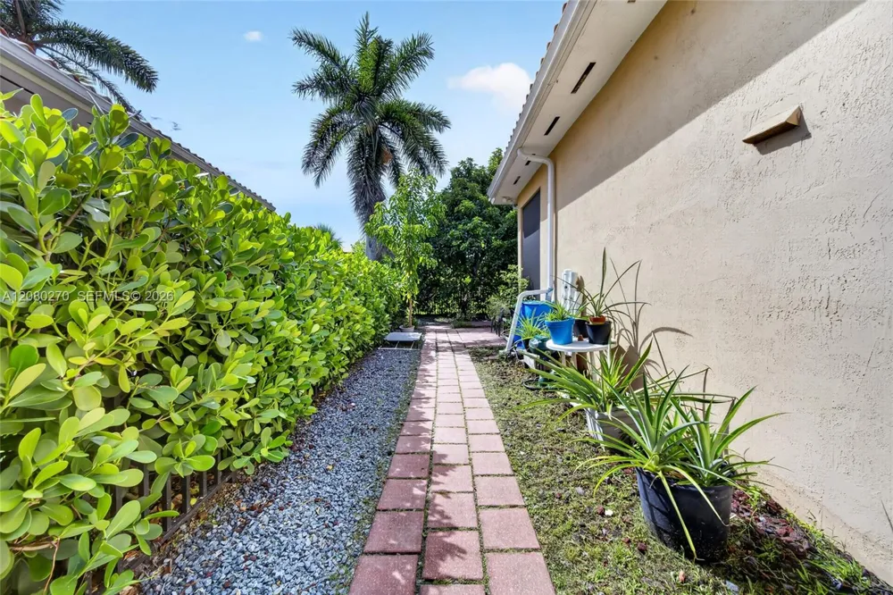 7548 SW 189th St Cutler Bay, FL 33157
