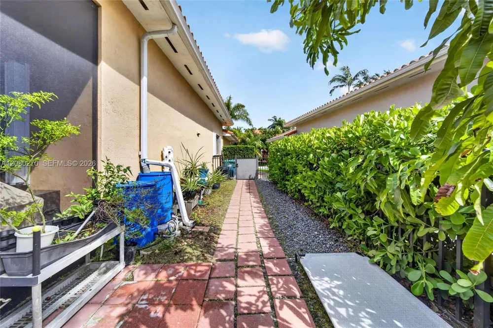 7548 SW 189th St Cutler Bay, FL 33157