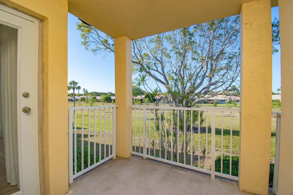 6292 LA COSTA DRIVE #F Boca Raton, FL 33433