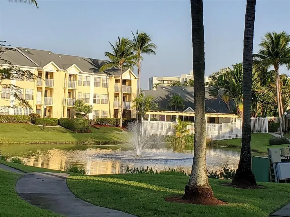6292 LA COSTA DRIVE #F Boca Raton, FL 33433