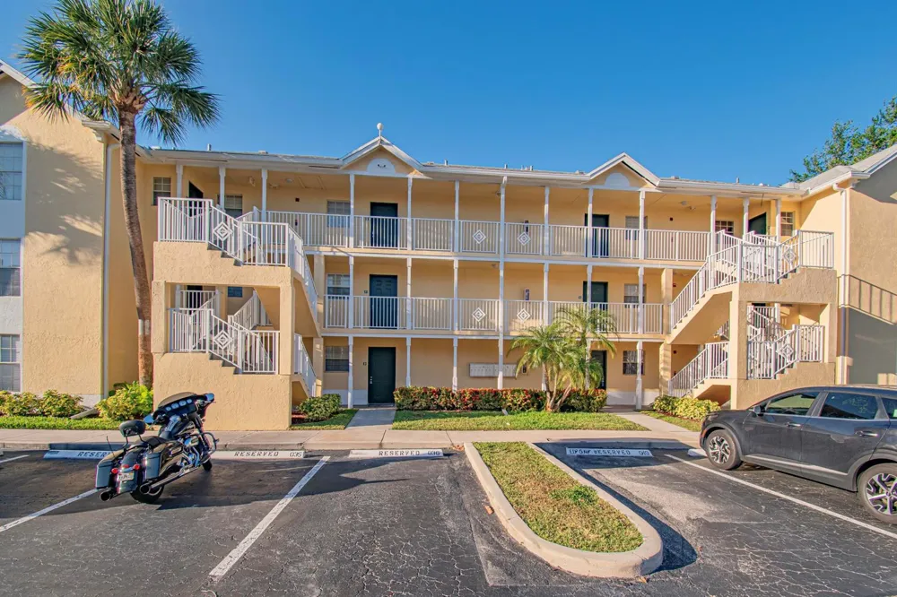 6292 LA COSTA DRIVE #F Boca Raton, FL 33433