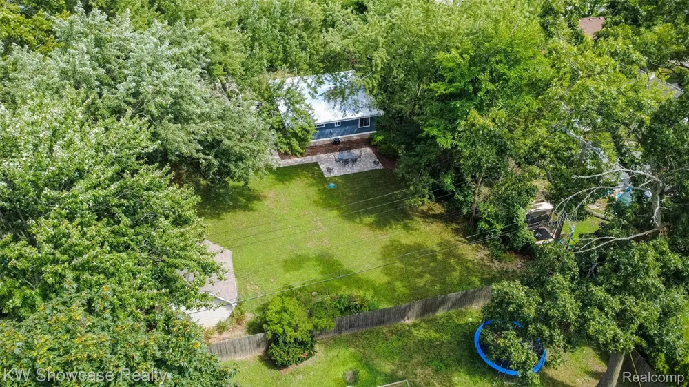 1560 Sable Street Commerce Charter Township, MI 48382