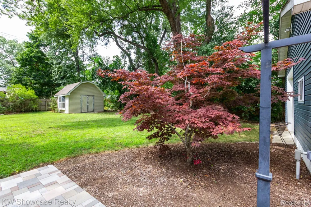 1560 Sable Street Commerce Charter Township, MI 48382