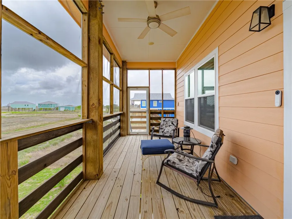11 Bayview Loop Rockport, TX 78382