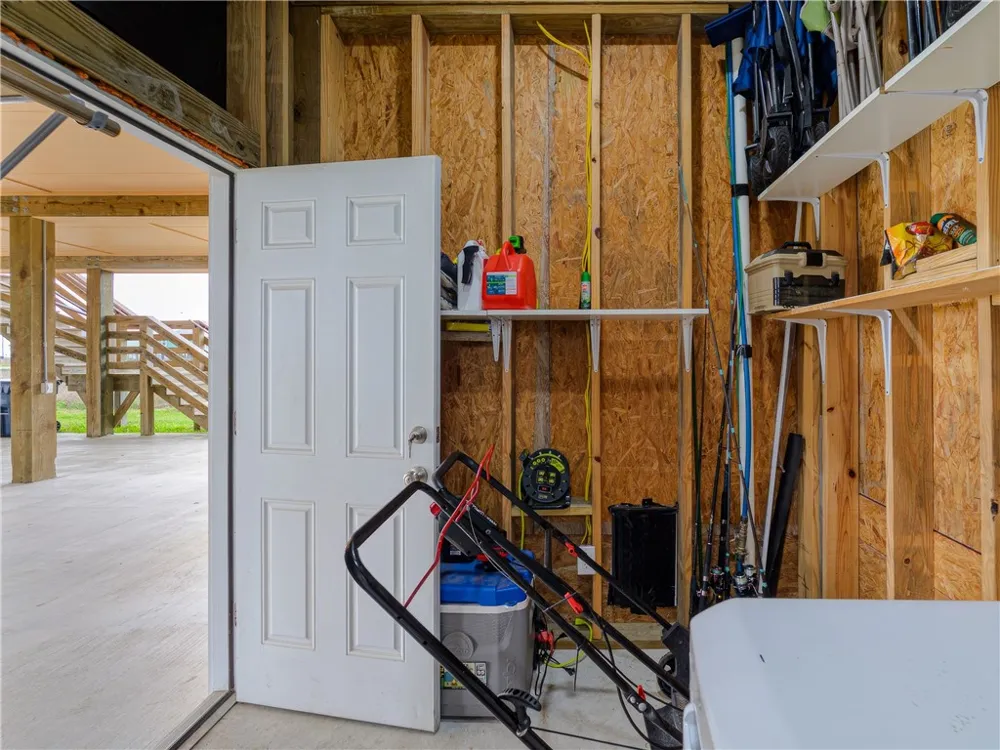 11 Bayview Loop Rockport, TX 78382