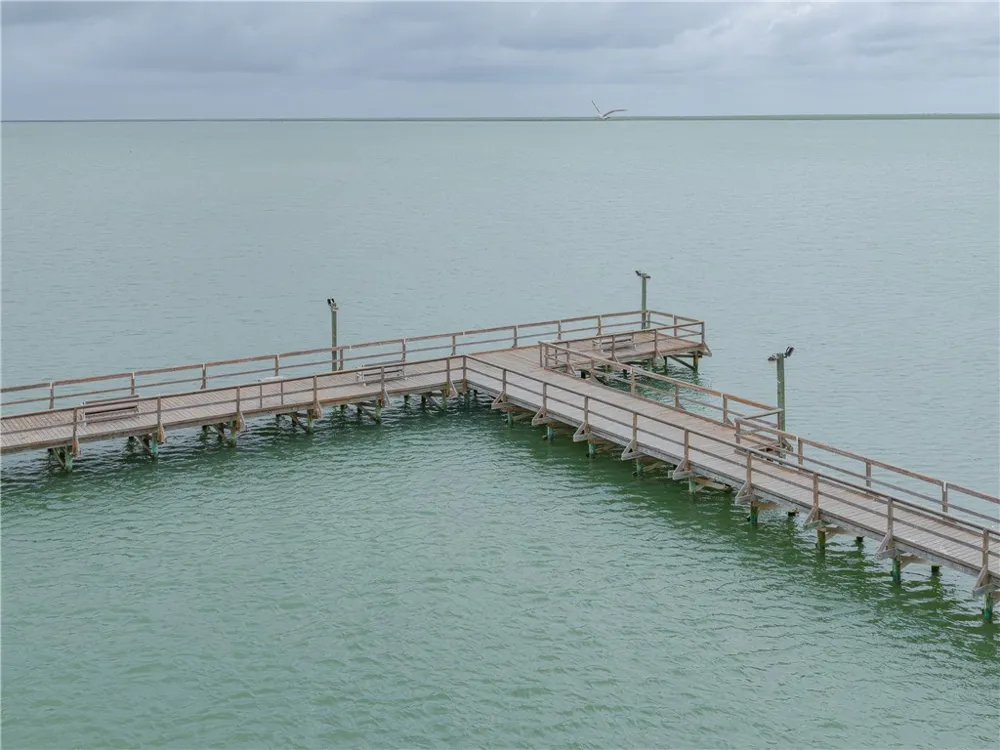 11 Bayview Loop Rockport, TX 78382